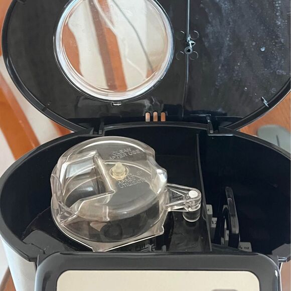 Cuisinart single cup grind and brew coffee maker DGB-1 up to 16 ounce serving - Picture 6 of 9